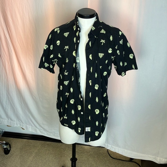Volcom men’s button up shirt - Picture 1 of 6